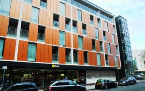 0b05e38a B4e9 4eeb B9fb 17b9b3ef2889